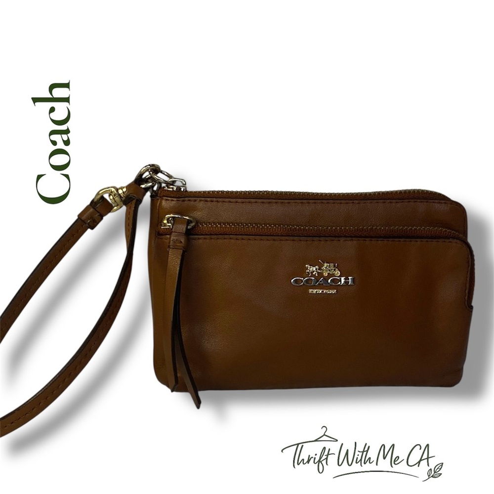 COACH Tan Leather Wristlet 🤎